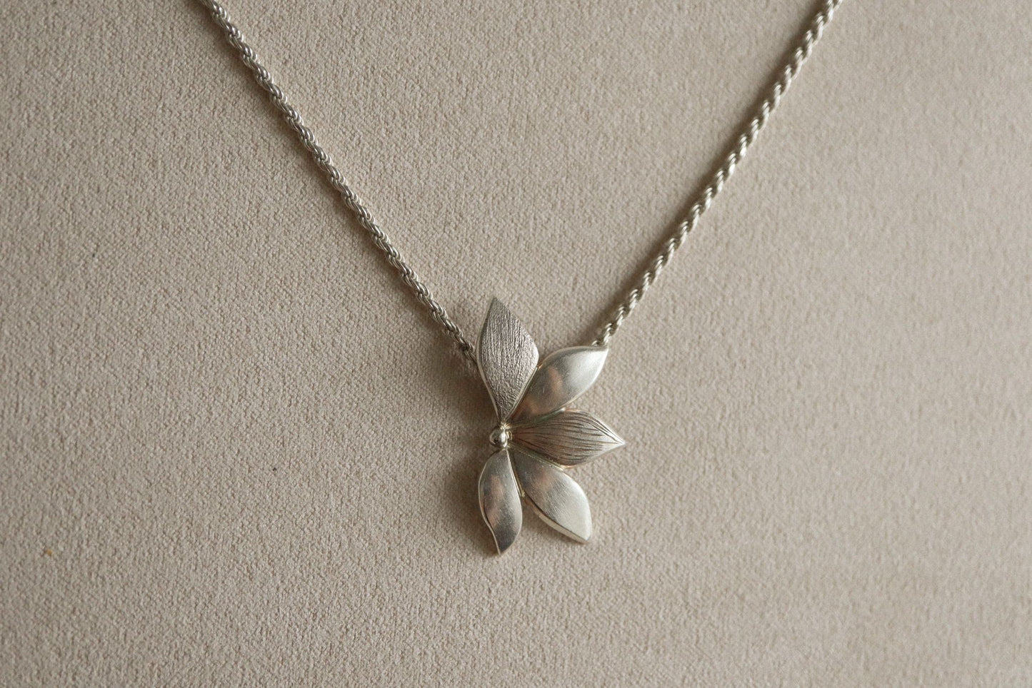 Flores Da Primavera - The necklace