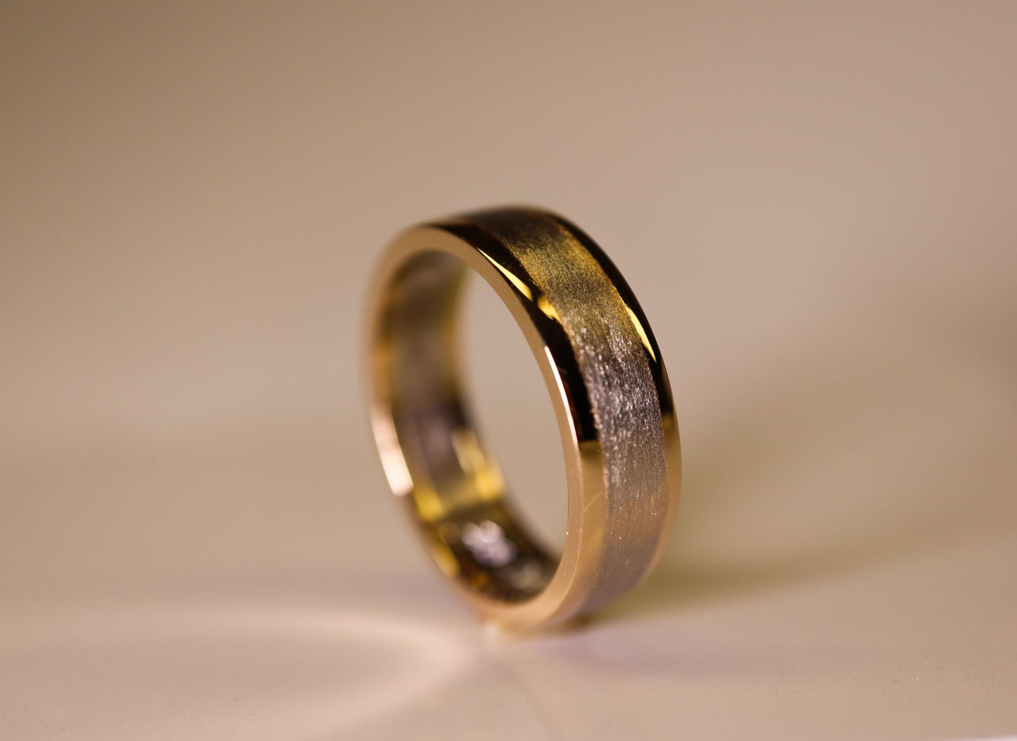 The union - Wedding band in two tones